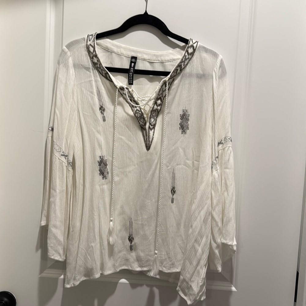 Design lab White and Silver beaded top